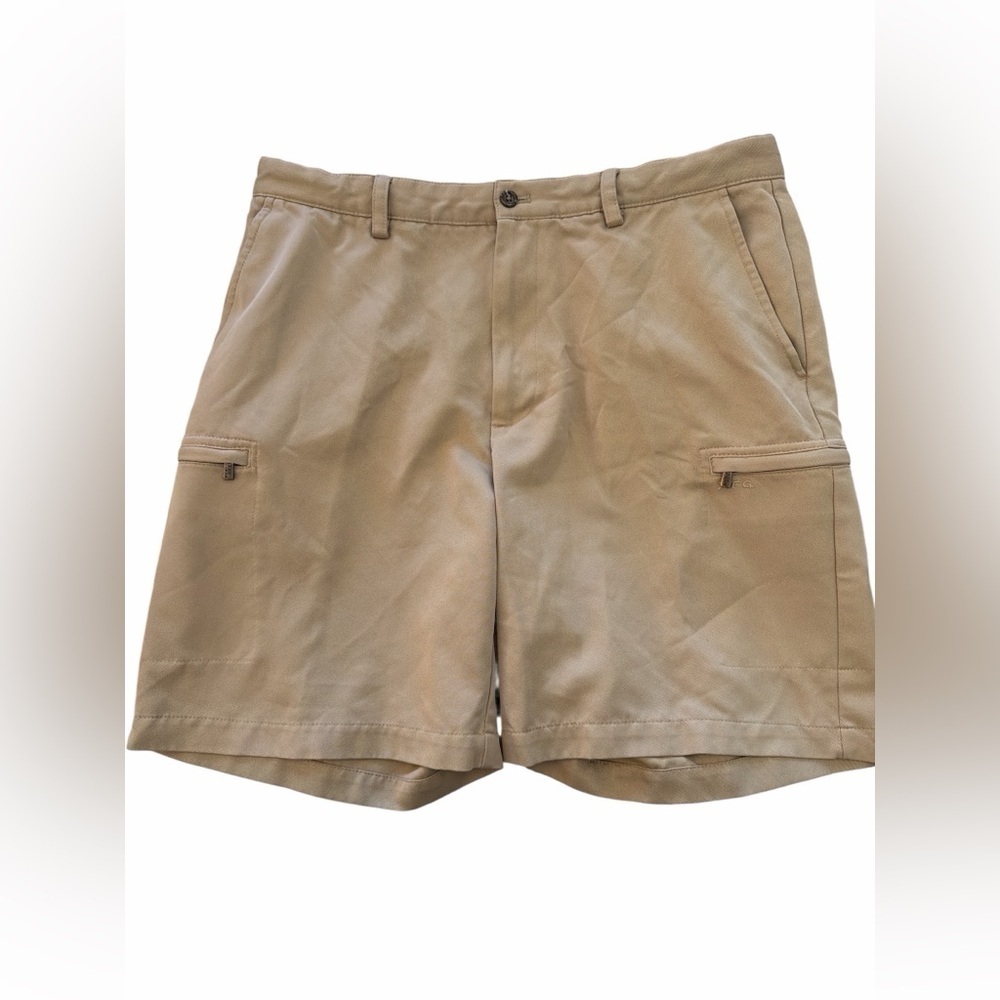 Izod Men's Golf Cargo Shorts in Tan